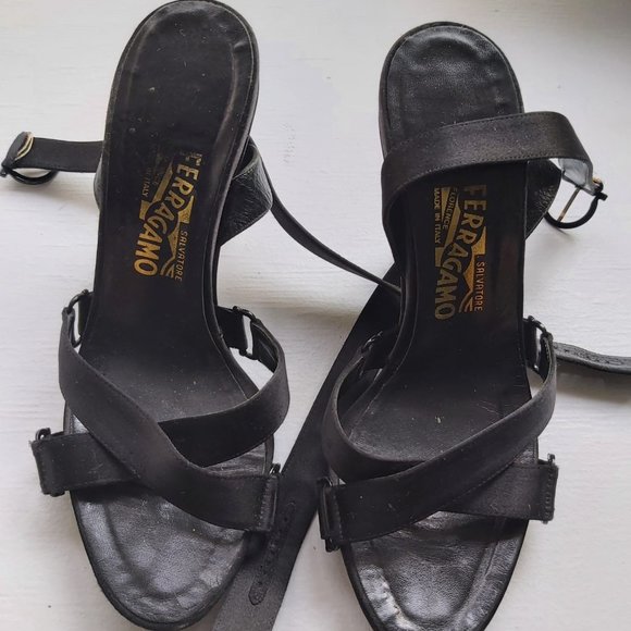 FERAGAMO BLACK SHOES HEELS CROSS STRAP WOMEN  8.5 M - Picture 3 of 3